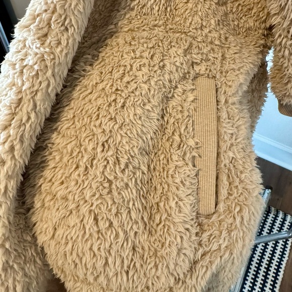 Pottery Barn Tan Sherpa Robe with Hood and Belt OS - Picture 5 of 9